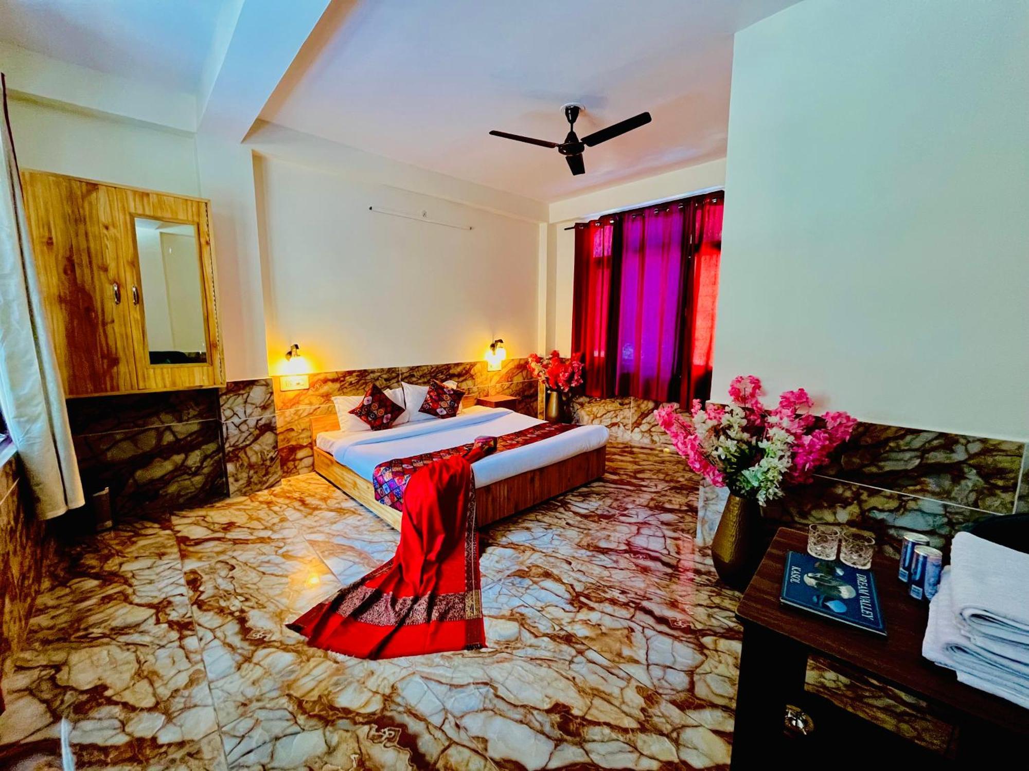 Hotel Brownie River View Kasol Exterior photo